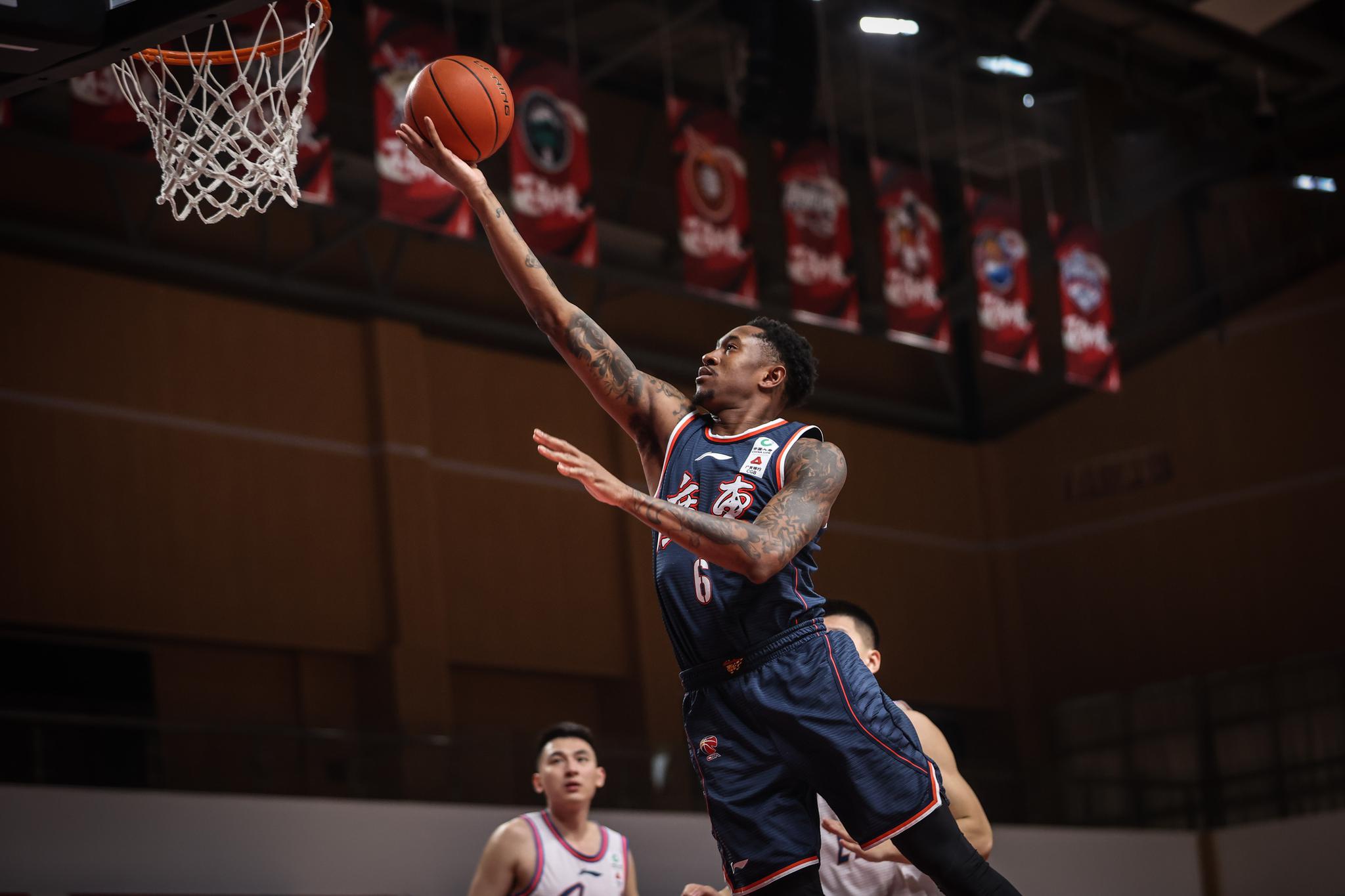 包含福建队轻取浙江队，锡安状态火热的词条