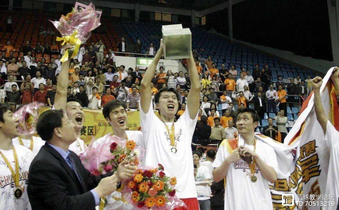 开云体育app-多支队伍发布关键球员退役消息