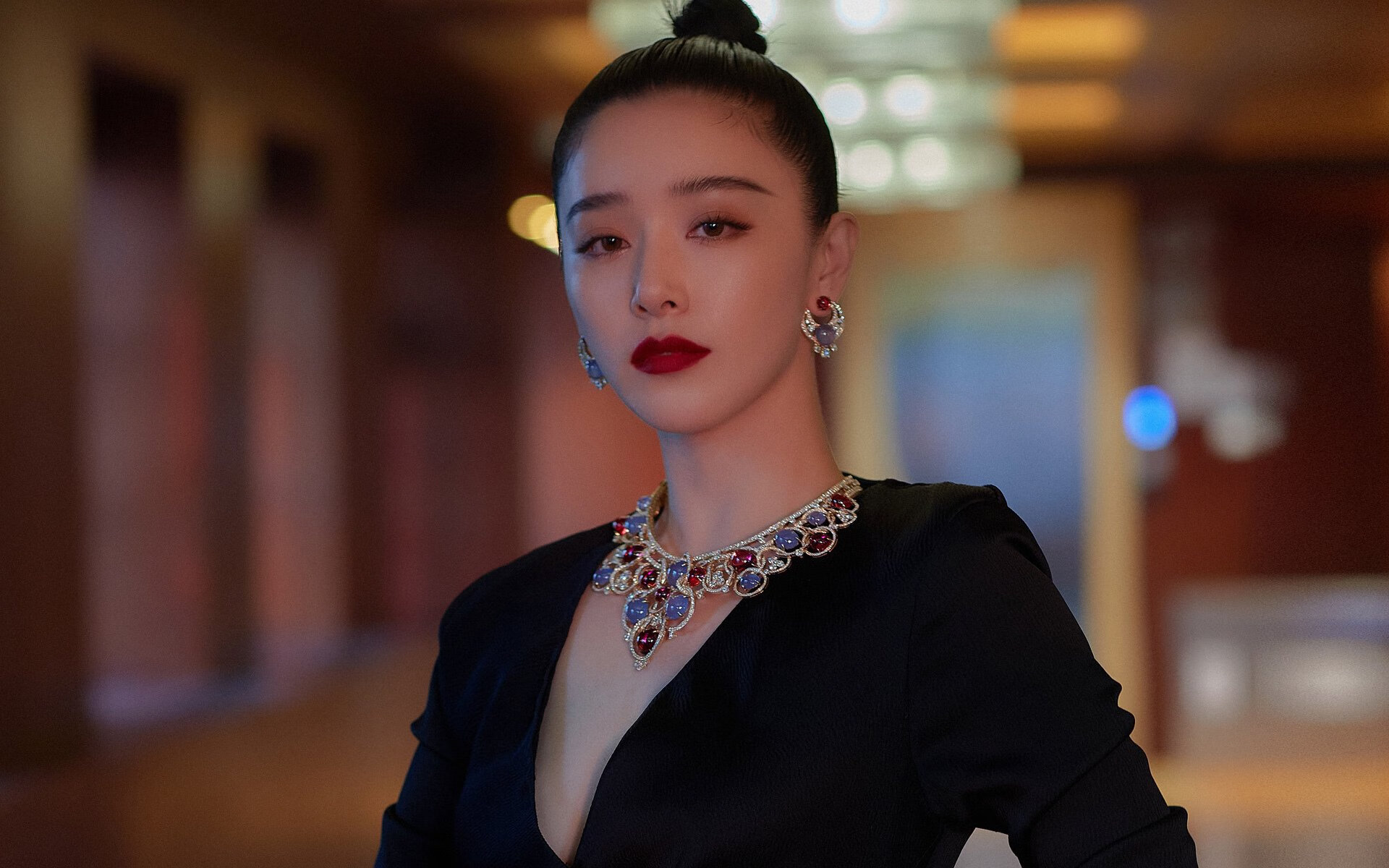 开云体育官网-赛道上的新秩序，勒克莱尔驾驶红牛车队颠覆梅赛德斯王朝