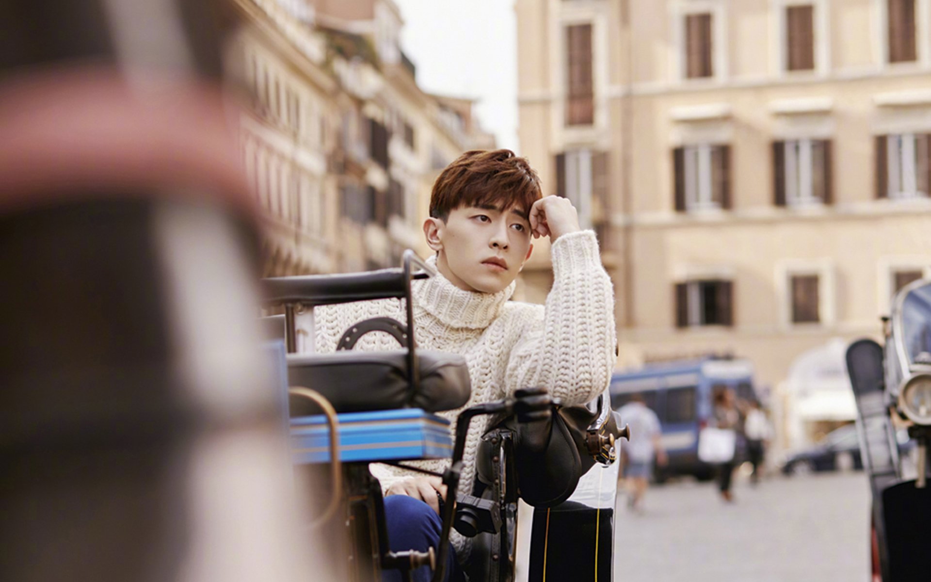 开云体育登录-钢钉与丝绸，2026世界杯之夜，阿尔瓦雷斯在左翼筑起叹息之墙