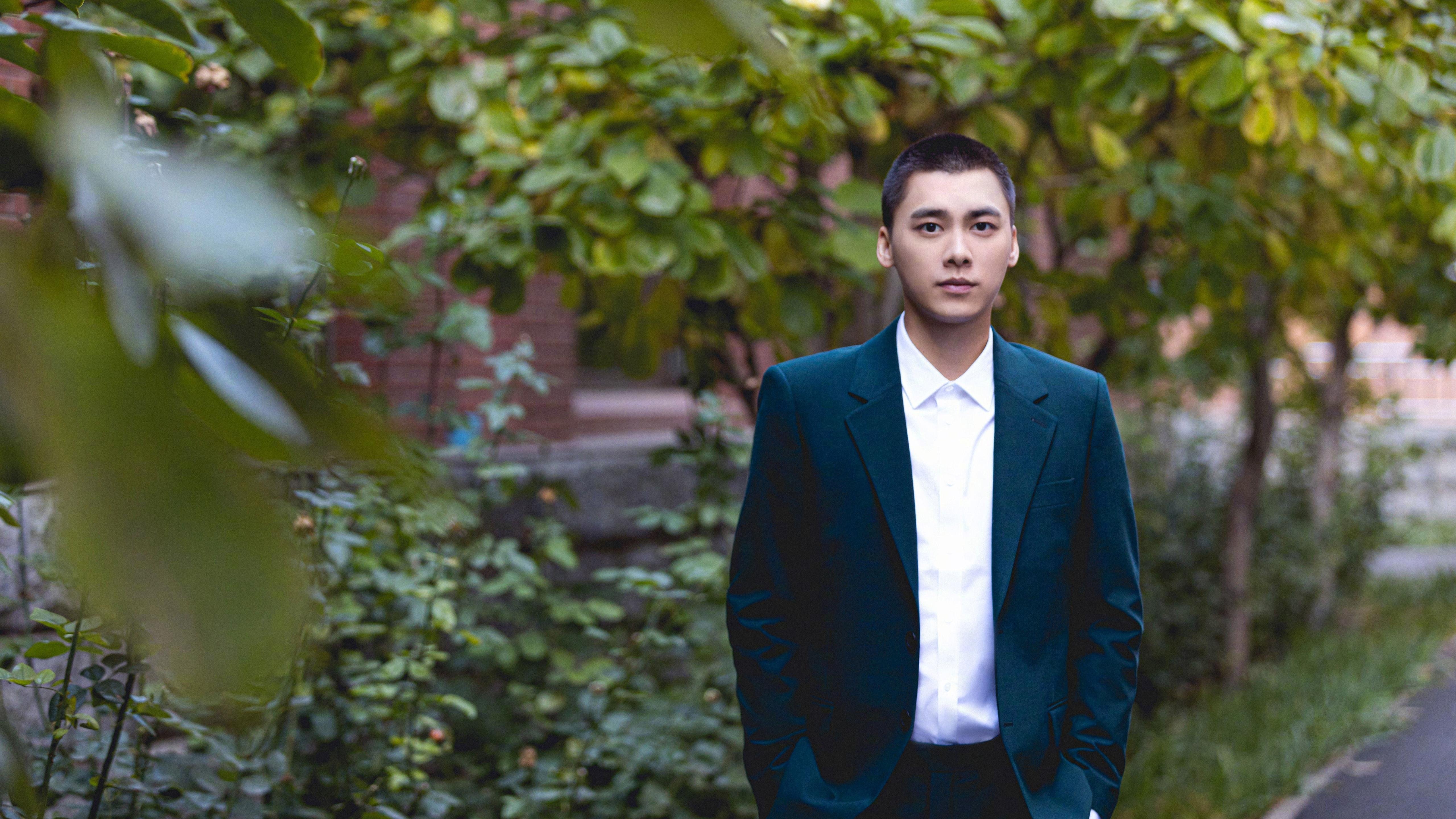 冰雪、指针与救赎的独白,戈麦斯在圣塞巴斯蒂安的寒夜里为波兰带回春天