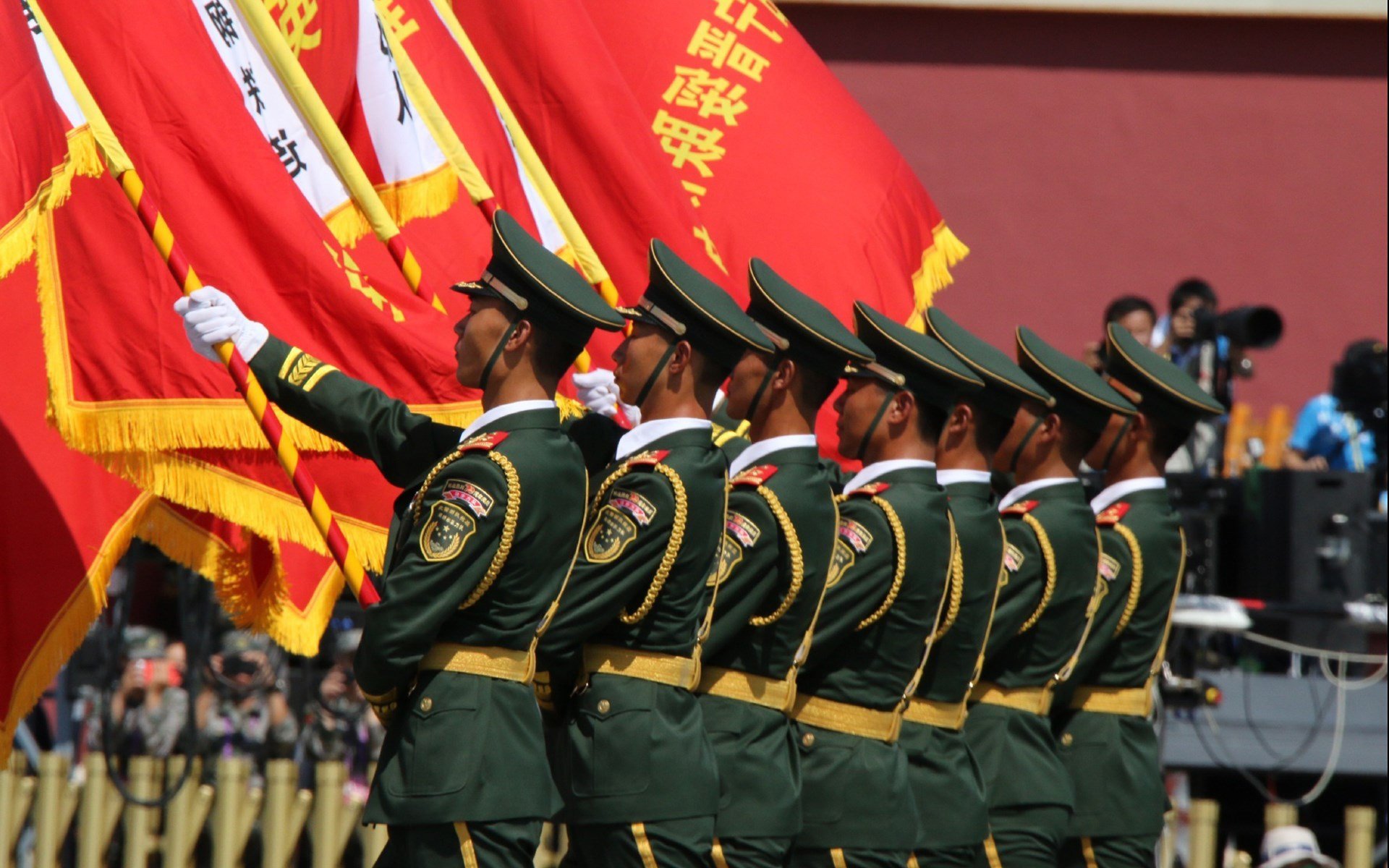 开云体育官网-绝境狂澜，当倒数计时归零前，范弗利特点燃了沉默的火山