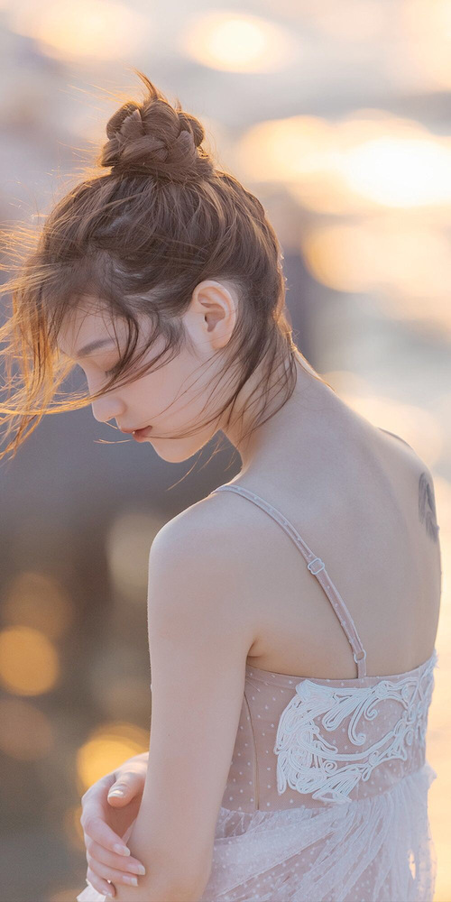 开云体育入口-半场哨响时，他投出了跨越时空的三分